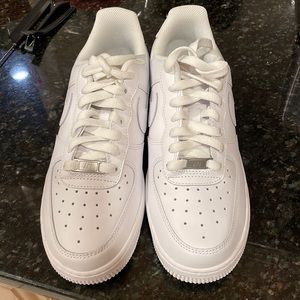 Nike Air Force 1 sneakers 🤩 size 8 Brand new.